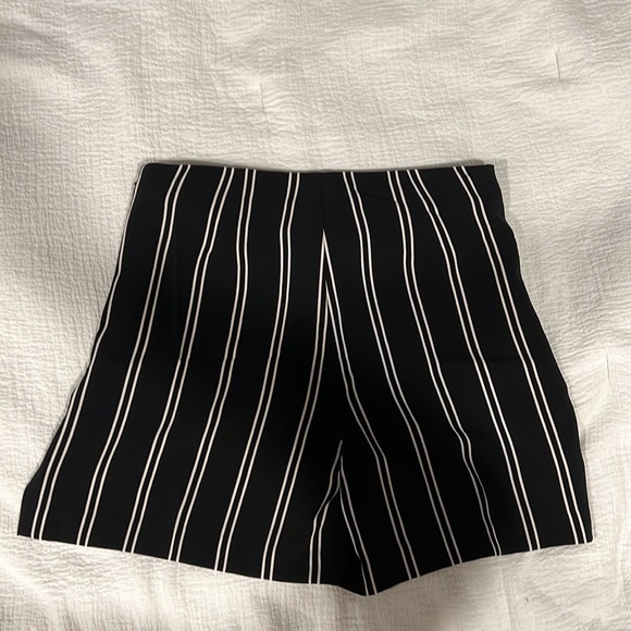 bar III black and white shorts - Picture 2 of 5